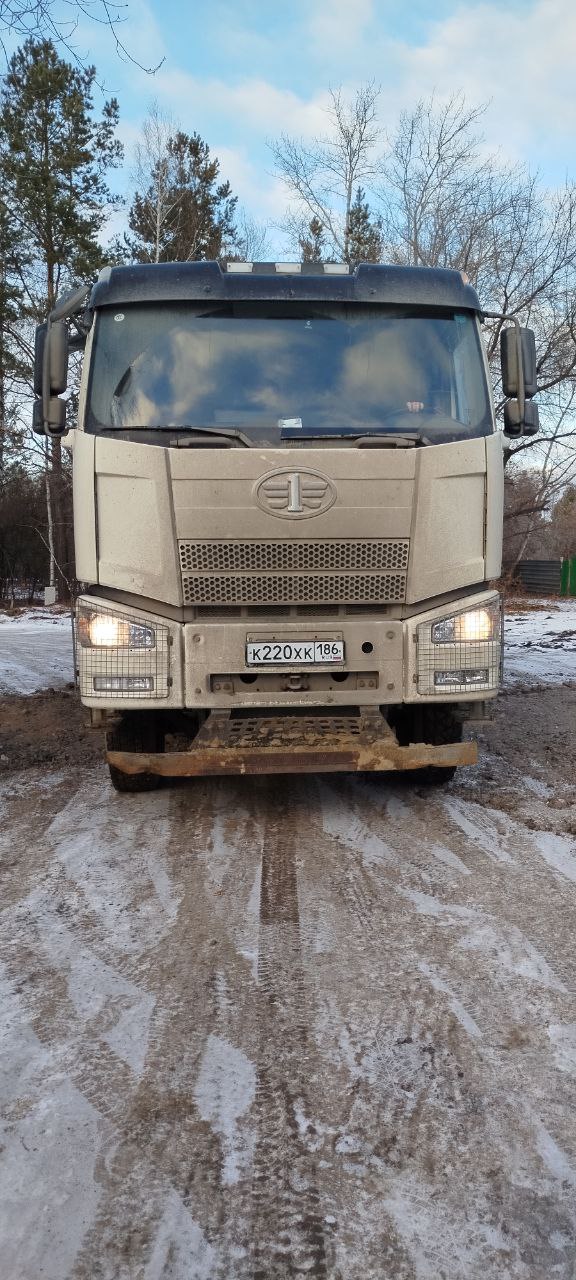 J6 8x4 Самосвал