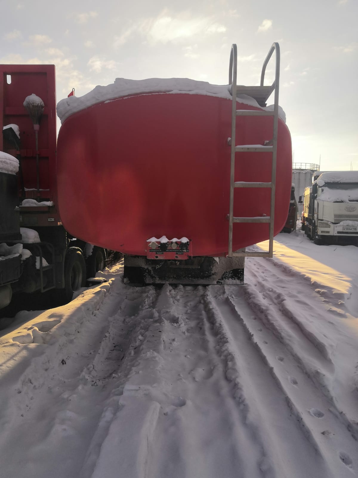 9122* Полуприцеп цистерна