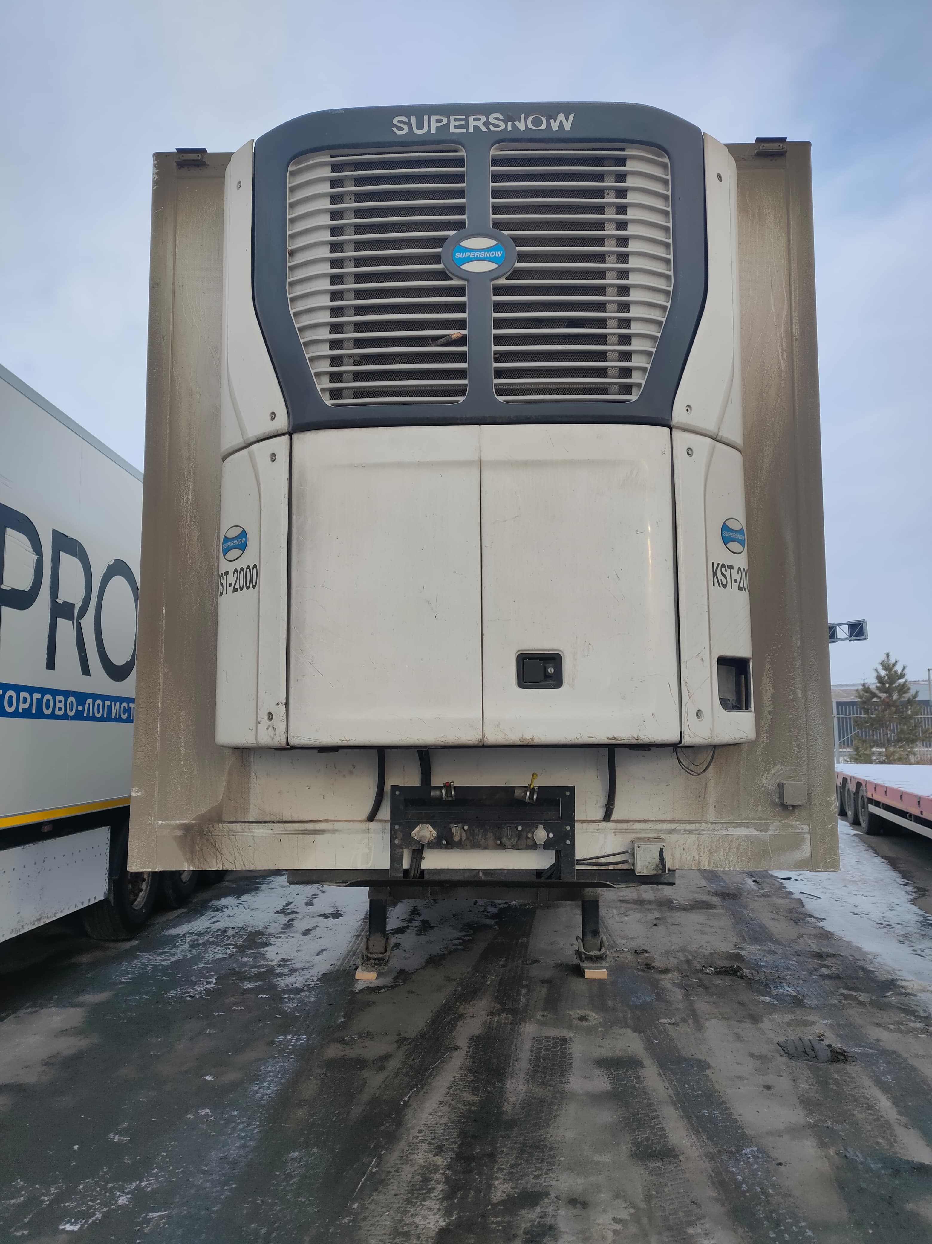 8715* Полуприцеп изотермический/рефрижератор