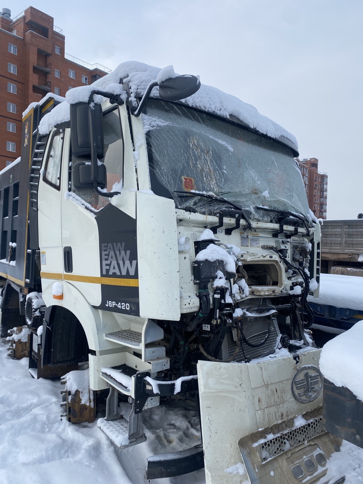 J6 8x4 Самосвал