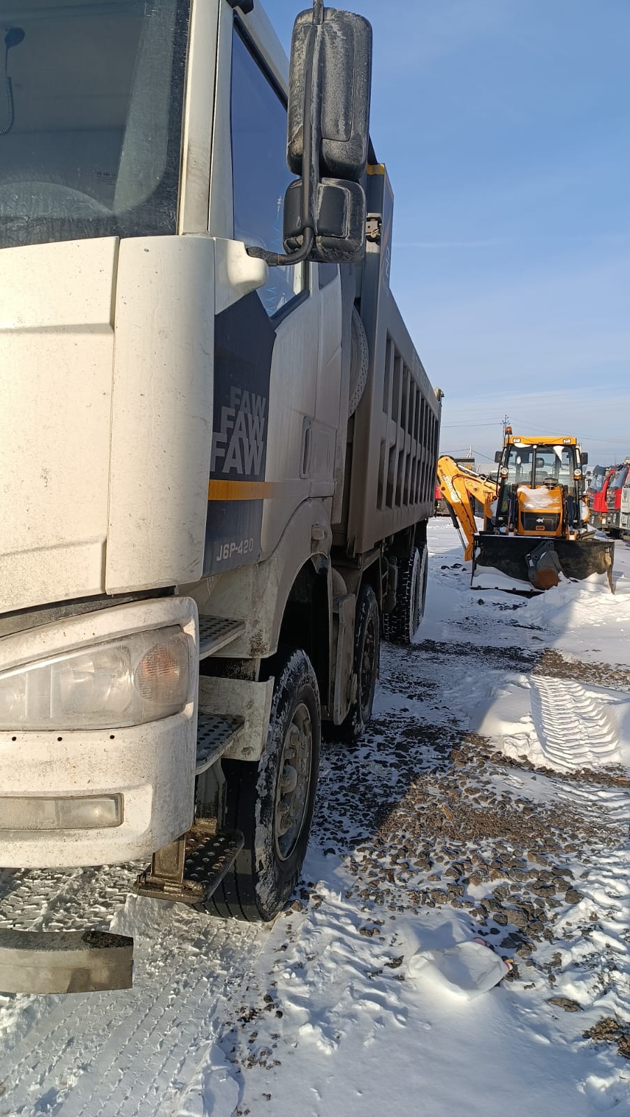 J6 8x4 Самосвал
