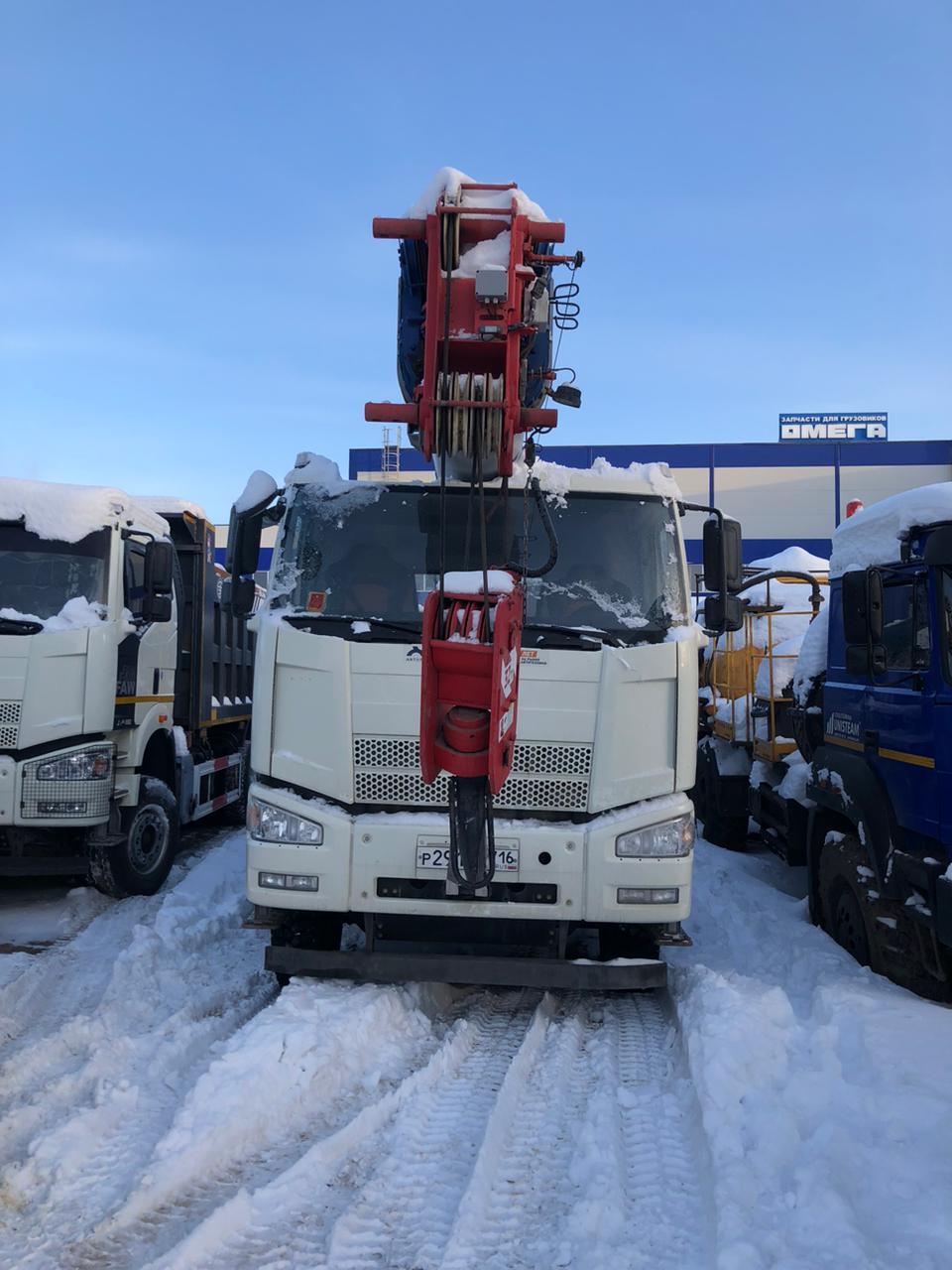 J6 8x4 Автокран