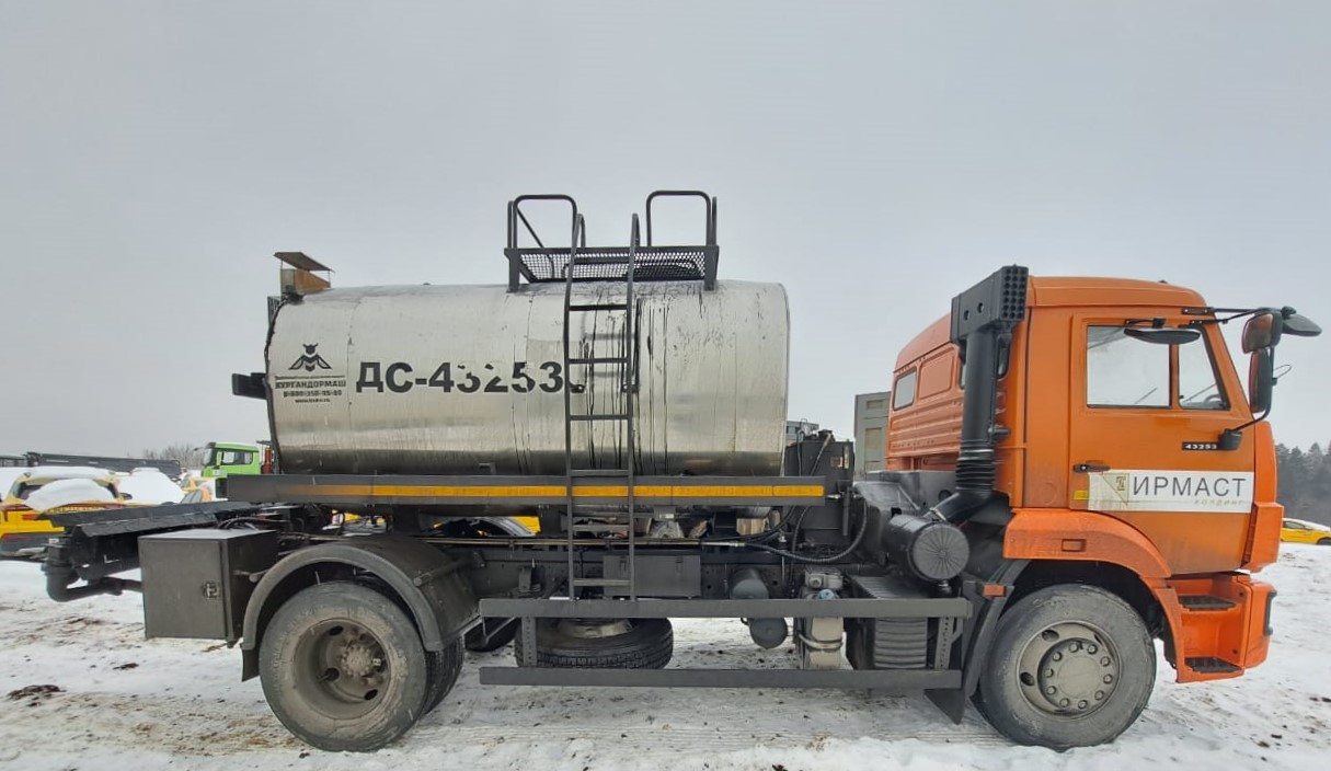 ДС* на шасси КамАЗ 43253 4x2 Автогудронатор