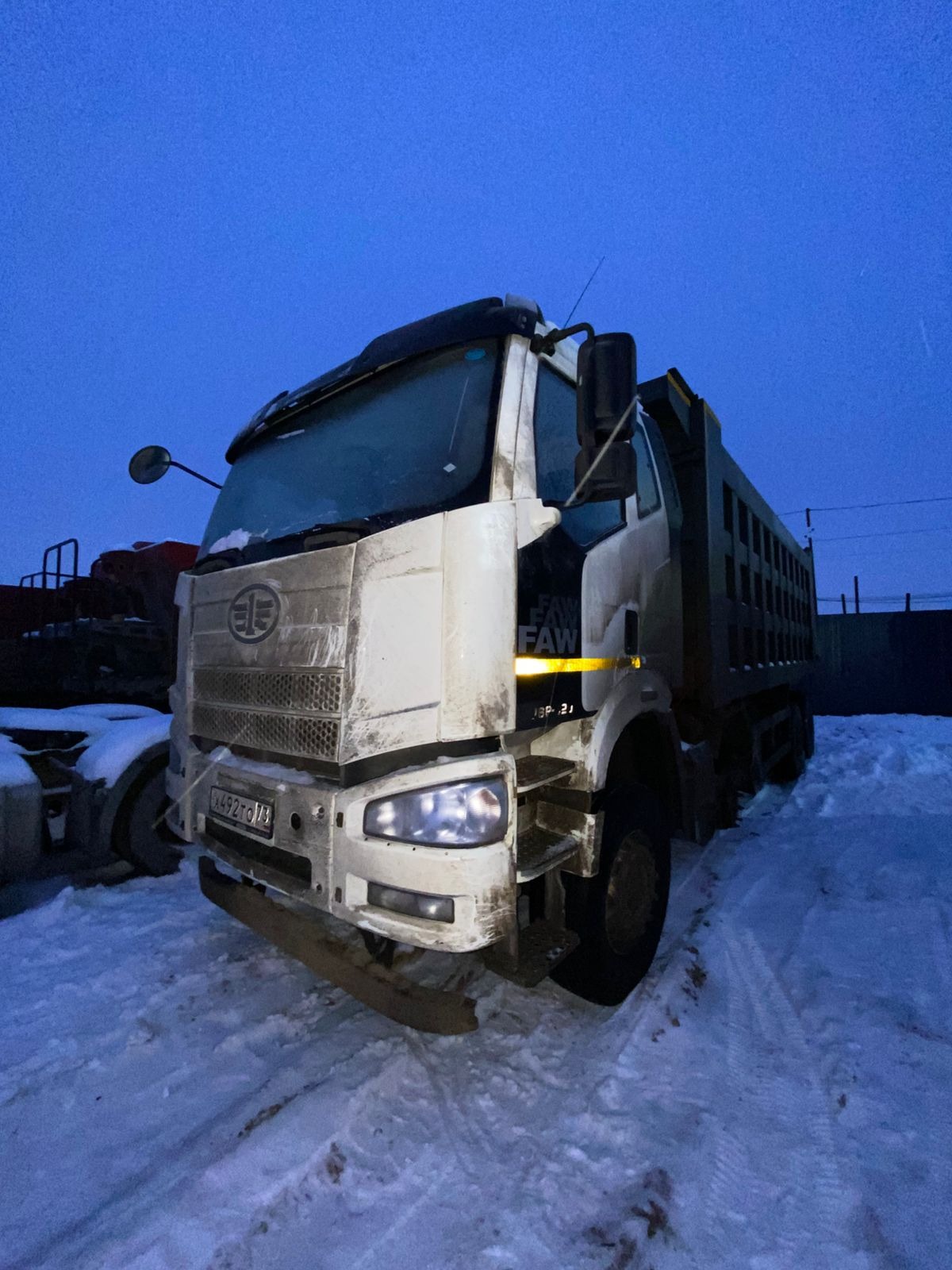 J6 8x4 Самосвал