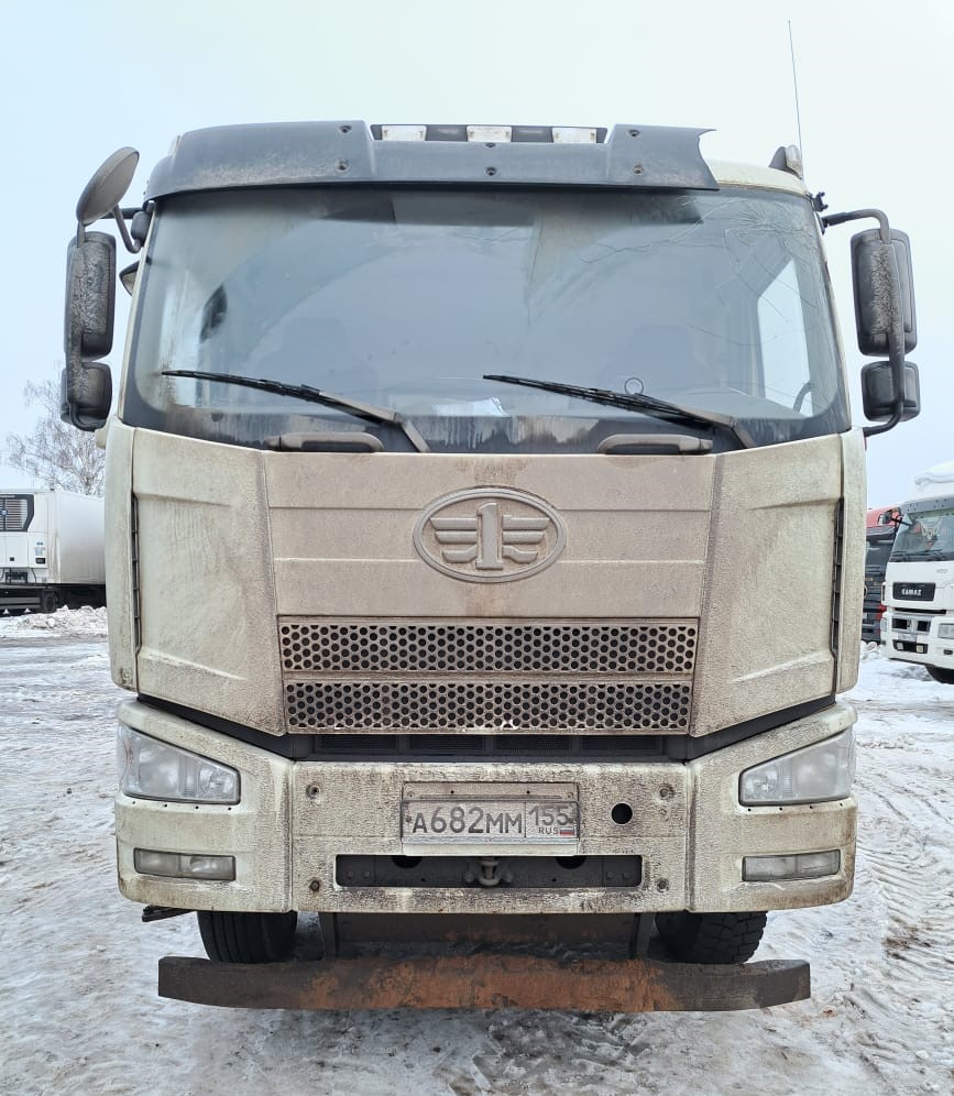 J6 8x4 Самосвал