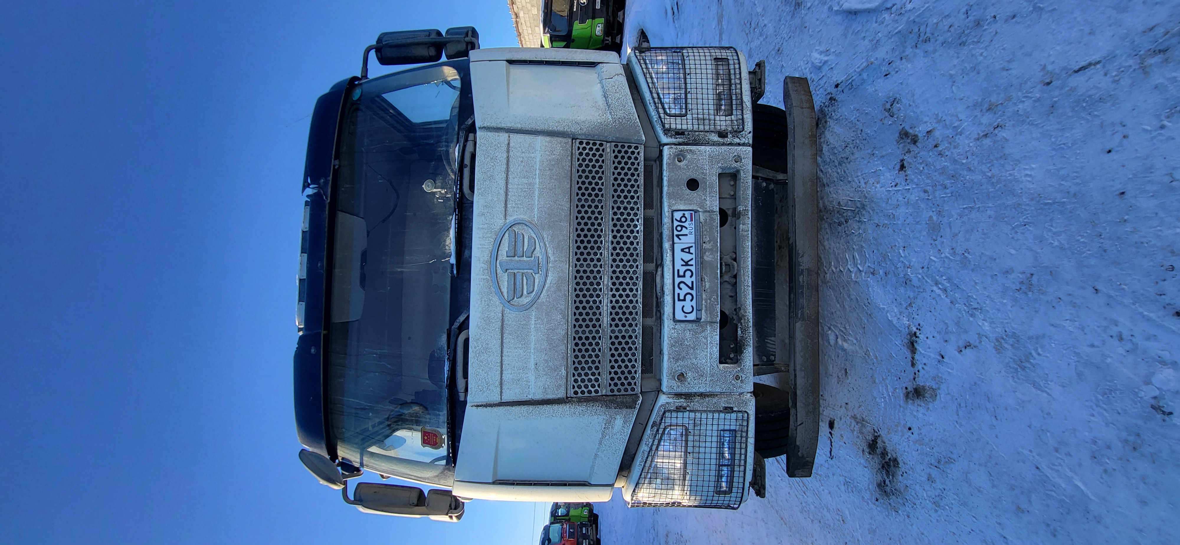 J6 8x4 Самосвал
