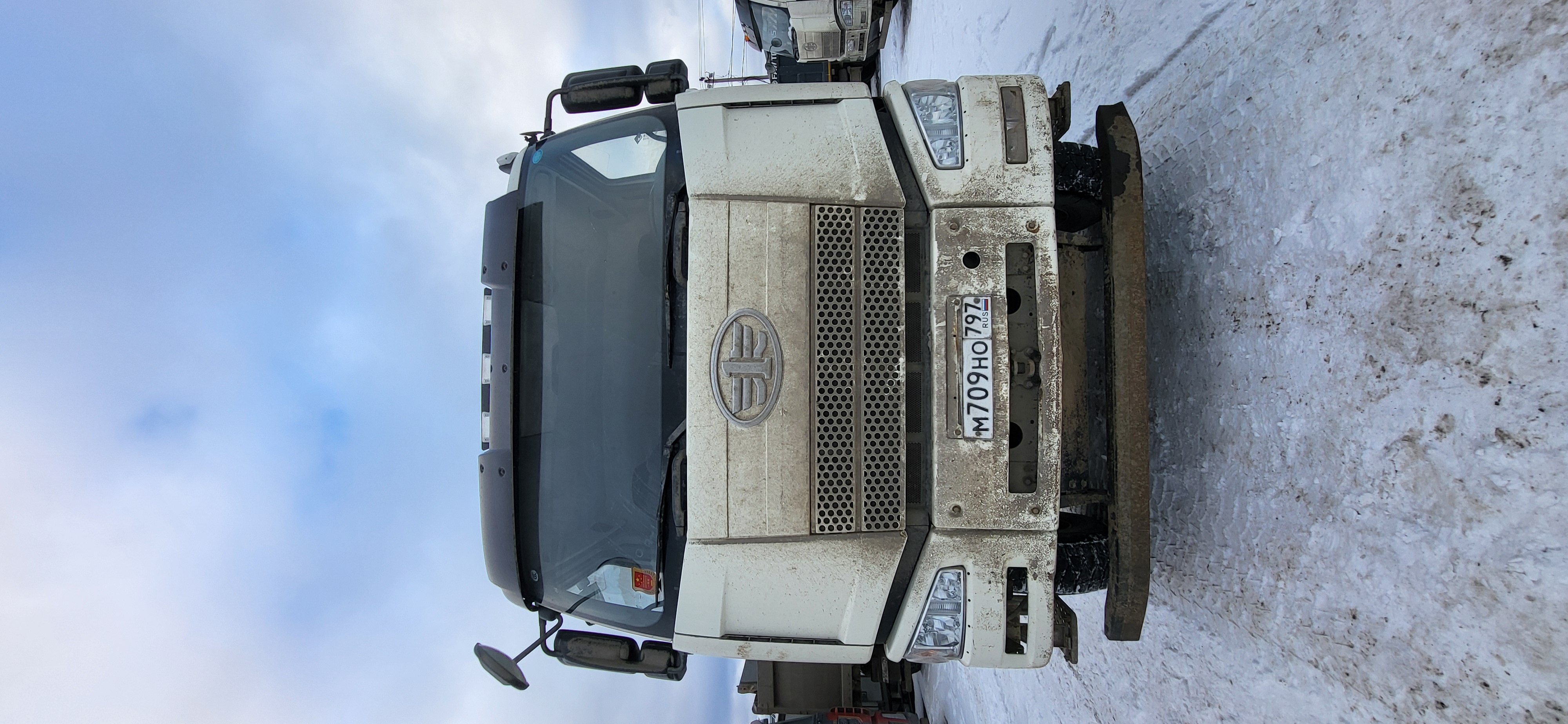 6589* на шасси FAW CA 3310 8x4 Самосвал
