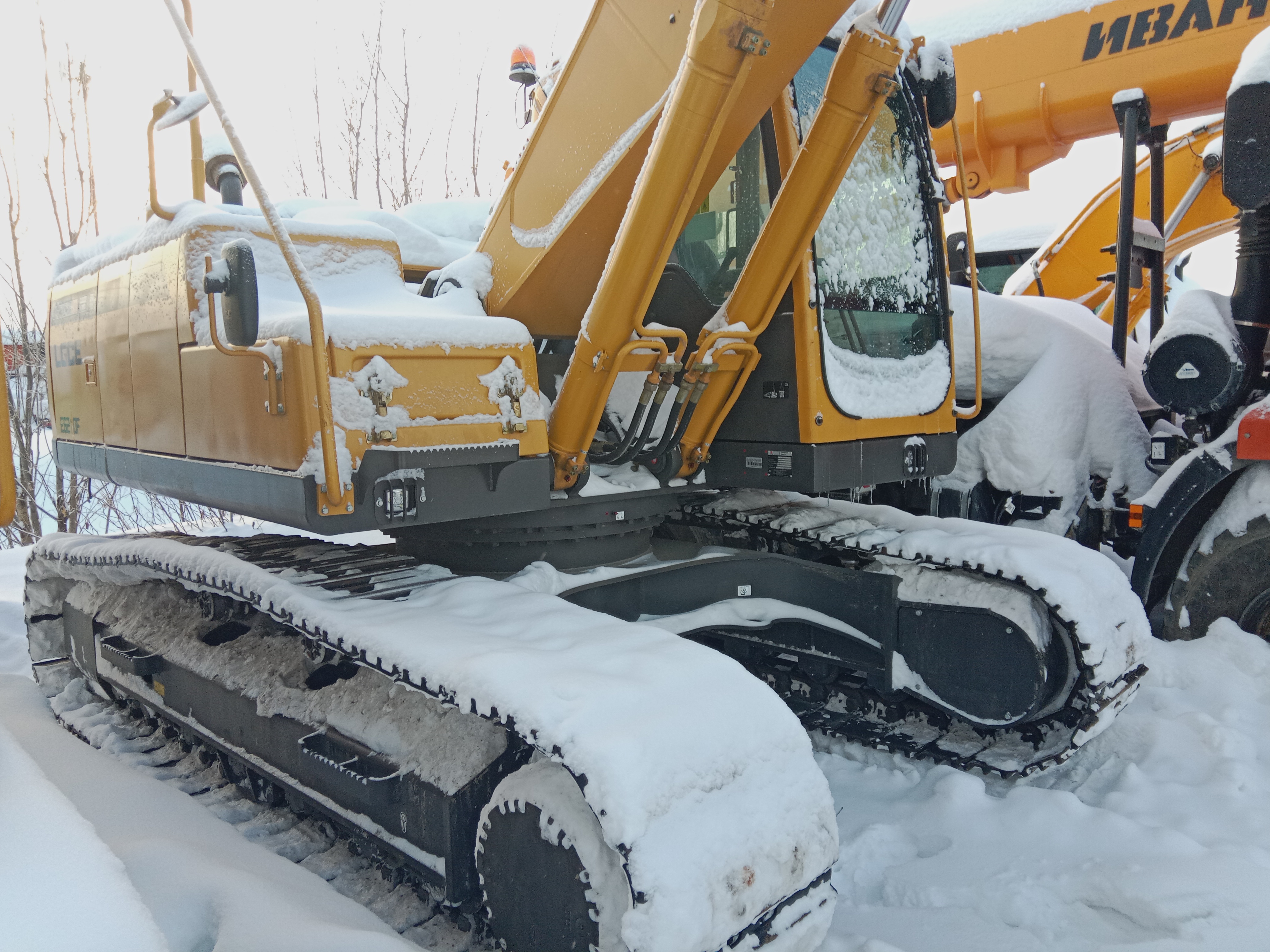 E6210 Экскаватор