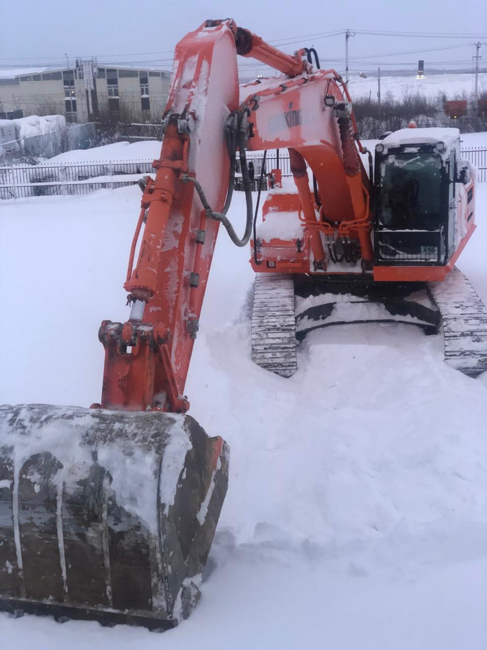 CDM6336 Экскаватор
