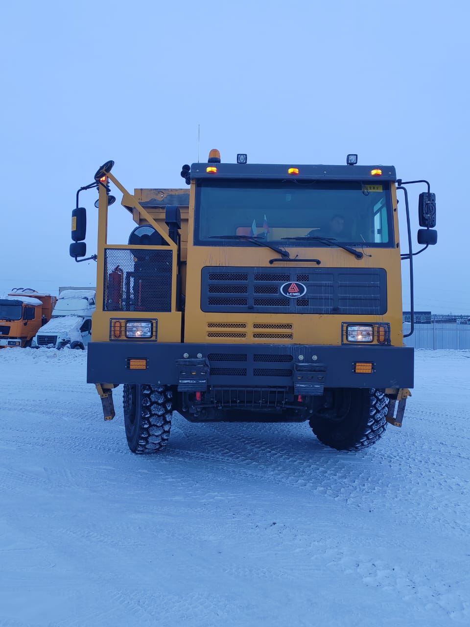 MT106H 6x4 Карьерный самосвал