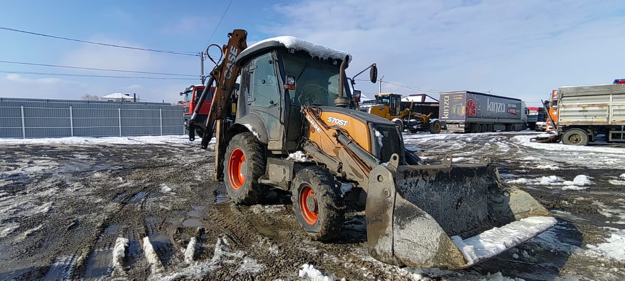 570 Экскаватор-погрузчик