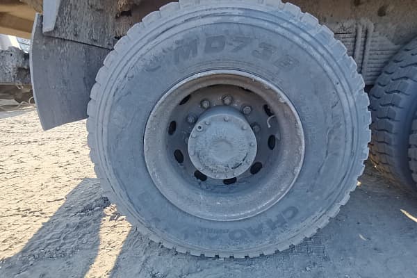 SX33186T366 8х4 Самосвал