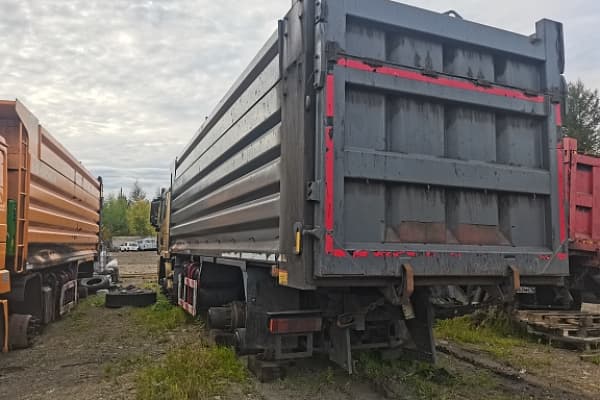 SX33186T366 8х4 Самосвал