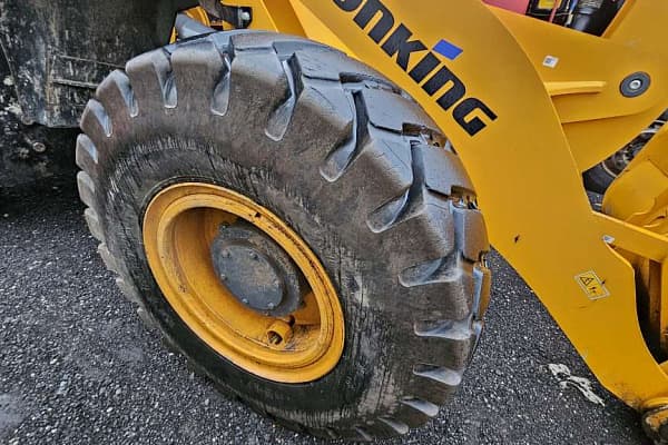 CDM 835 Фронтальный погрузчик