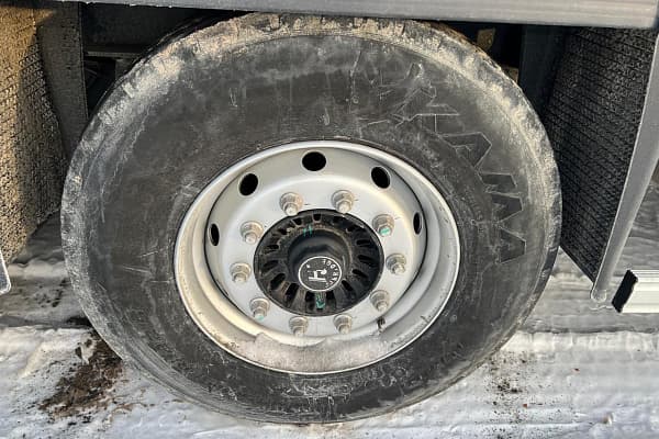 9142*  Полуприцеп шторный