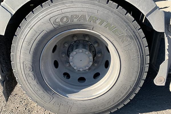 AUMAN 4x2 Седельный тягач