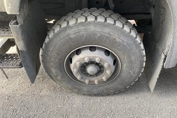 J6 8x4 Самосвал