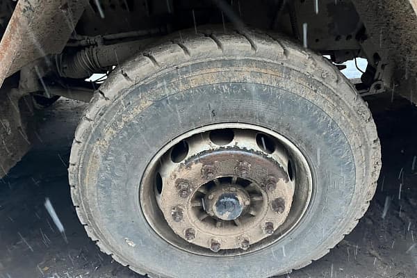J6 8x4 Самосвал