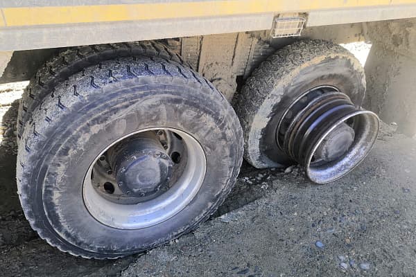 J6 8x4 Самосвал