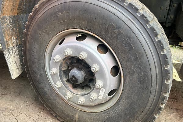 J6 8x4 Самосвал