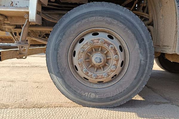 J6 8x4 Самосвал