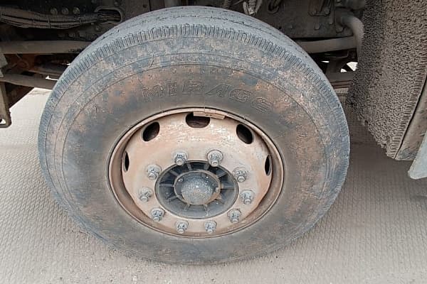 J6 8x4 Самосвал