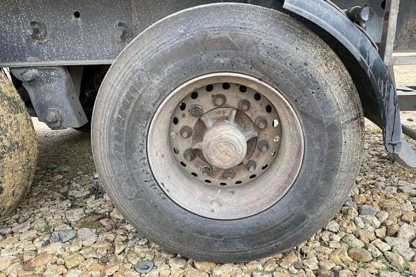 9406* Полуприцеп бортовой
