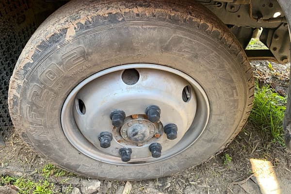 4750* на шасси Hyundai Mighty EX8 Бортовой (Евроборт)