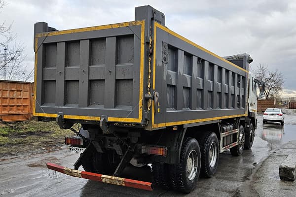 KC 8x4 Самосвал